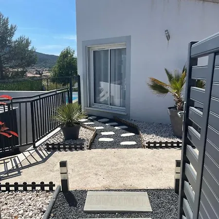 Avec Piscine